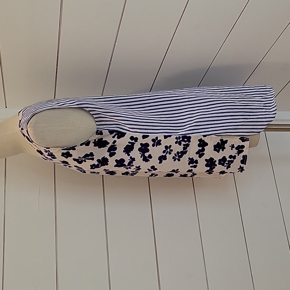 CAbi medium high low tunic blue and white contrasting patterns - Picture 3 of 6